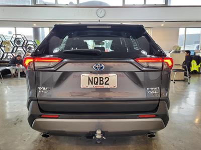 2021 Toyota RAV4 - Thumbnail