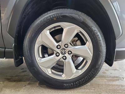 2021 Toyota RAV4 - Thumbnail