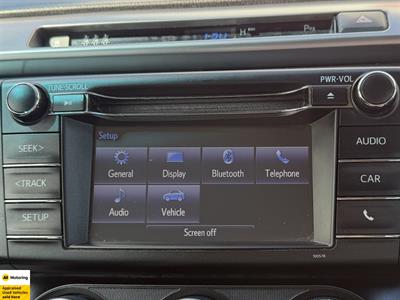 2018 Toyota RAV4 - Thumbnail