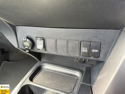 2018 Toyota RAV4 - Thumbnail