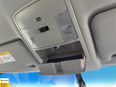 2018 Toyota RAV4 - Thumbnail