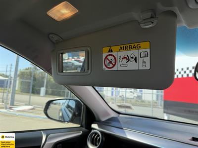 2018 Toyota RAV4 - Thumbnail