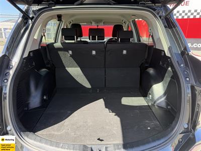 2018 Toyota RAV4 - Thumbnail