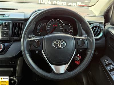 2018 Toyota RAV4 - Thumbnail