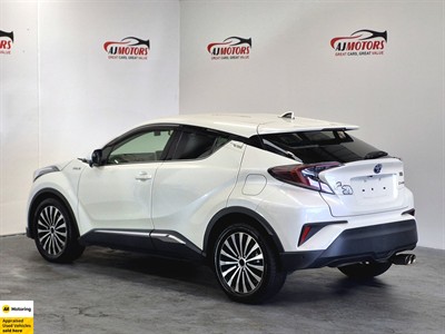 2017 Toyota C-HR - Thumbnail