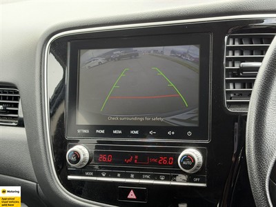 2022 Mitsubishi Outlander - Thumbnail