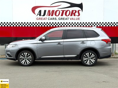 2022 Mitsubishi Outlander - Thumbnail