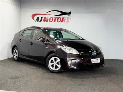 2013 Toyota Prius - Thumbnail