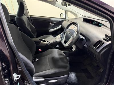 2013 Toyota Prius - Thumbnail