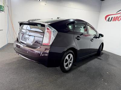 2013 Toyota Prius - Thumbnail