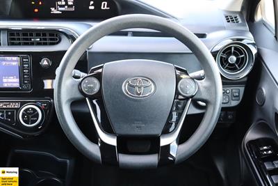 2018 Toyota Aqua - Thumbnail