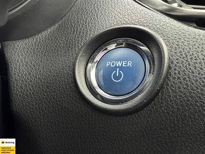 2017 Toyota C-HR - Thumbnail