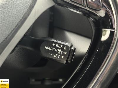 2017 Toyota C-HR - Thumbnail