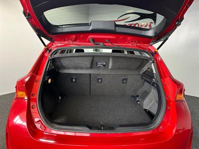 2014 Toyota Auris - Thumbnail