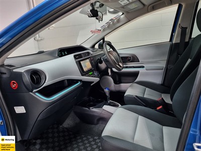 2013 Toyota Aqua - Thumbnail