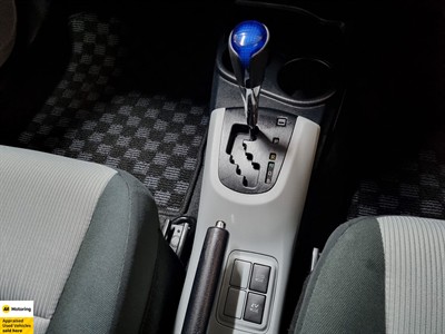 2013 Toyota Aqua - Thumbnail