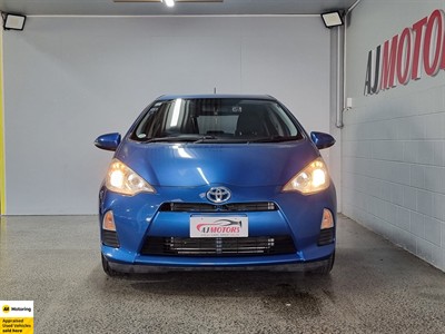 2013 Toyota Aqua - Thumbnail