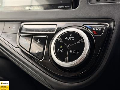 2018 Toyota Aqua - Thumbnail