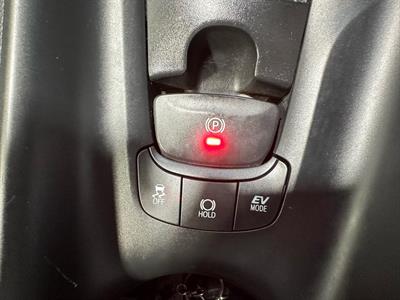 2017 Toyota C-HR - Thumbnail