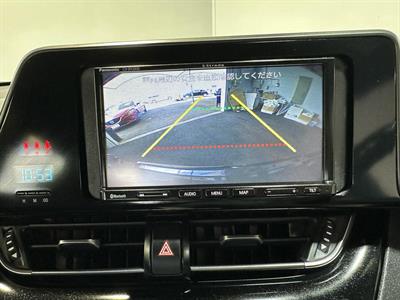 2017 Toyota C-HR - Thumbnail