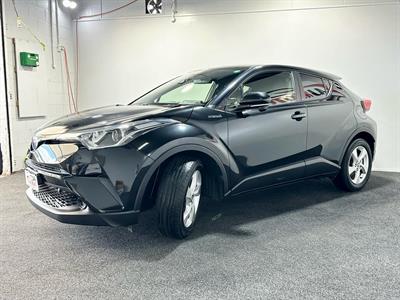 2017 Toyota C-HR - Thumbnail