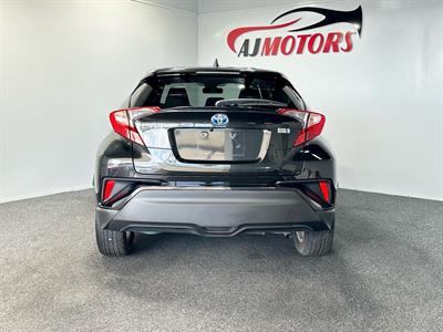 2017 Toyota C-HR - Thumbnail