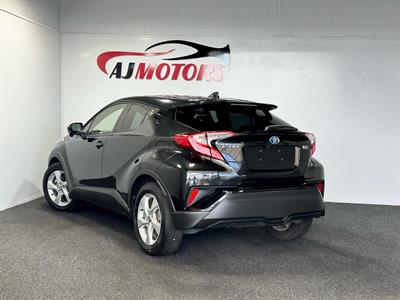 2017 Toyota C-HR - Thumbnail