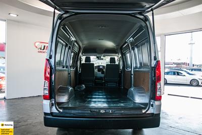 2021 Toyota Hiace - Thumbnail