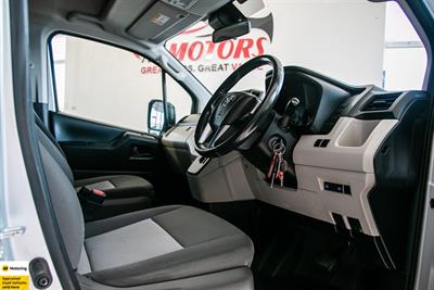 2021 Toyota Hiace - Thumbnail