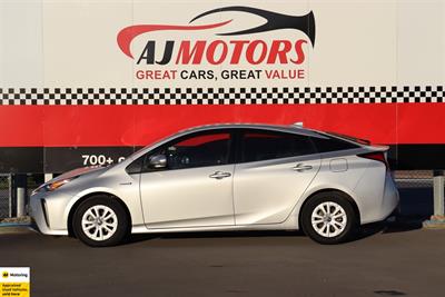 2020 Toyota Prius - Thumbnail