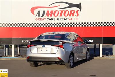 2020 Toyota Prius - Thumbnail