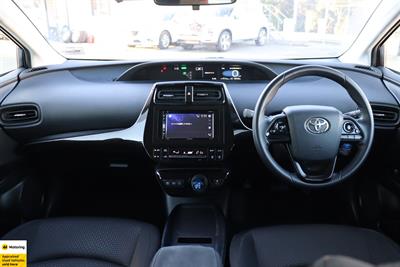 2020 Toyota Prius - Thumbnail