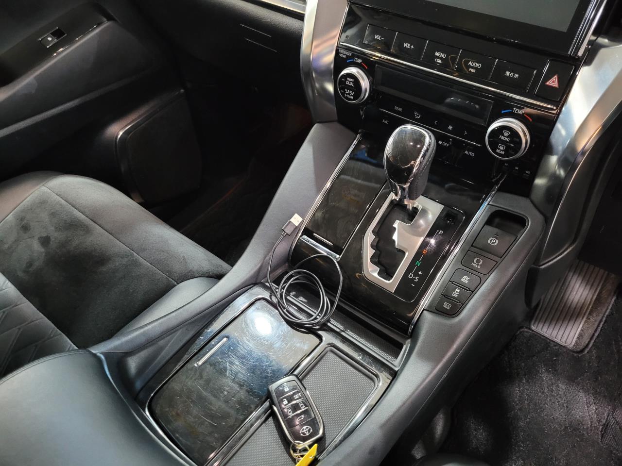 2016 Toyota Vellfire