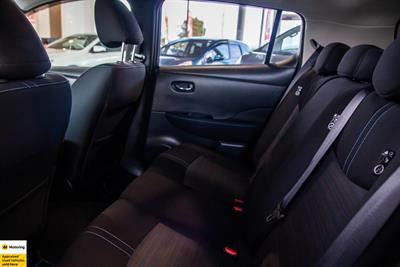 2018 Nissan Leaf - Thumbnail