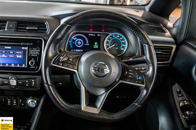 2018 Nissan Leaf - Thumbnail