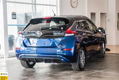 2018 Nissan Leaf - Thumbnail