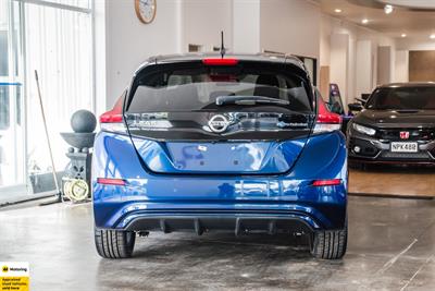 2018 Nissan Leaf - Thumbnail