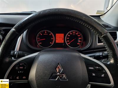 2016 Mitsubishi Triton - Thumbnail