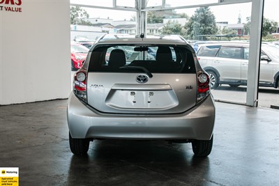 2014 Toyota Aqua - Thumbnail