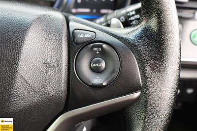 2015 Honda Grace - Thumbnail