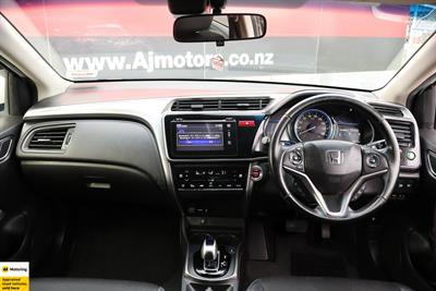 2015 Honda Grace - Thumbnail