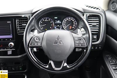 2021 Mitsubishi Outlander - Thumbnail