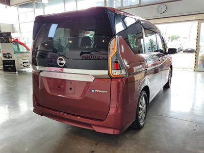 2018 Nissan Serena - Thumbnail