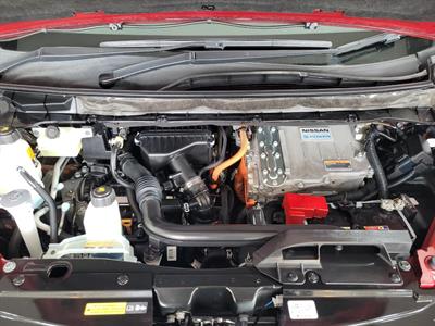 2018 Nissan Serena - Thumbnail