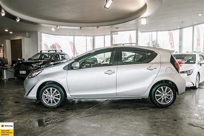 2020 Toyota Aqua - Thumbnail