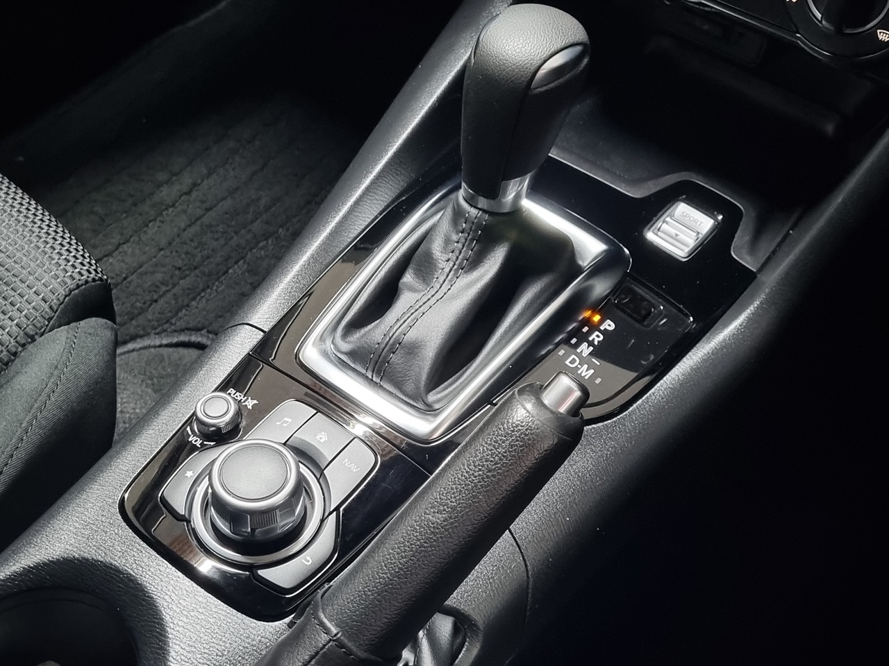 2018 Mazda Axela