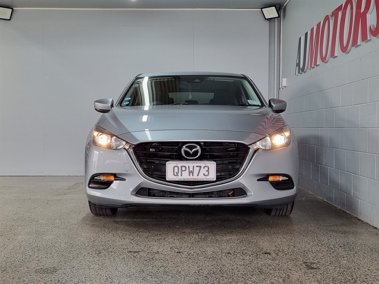 2018 Mazda Axela