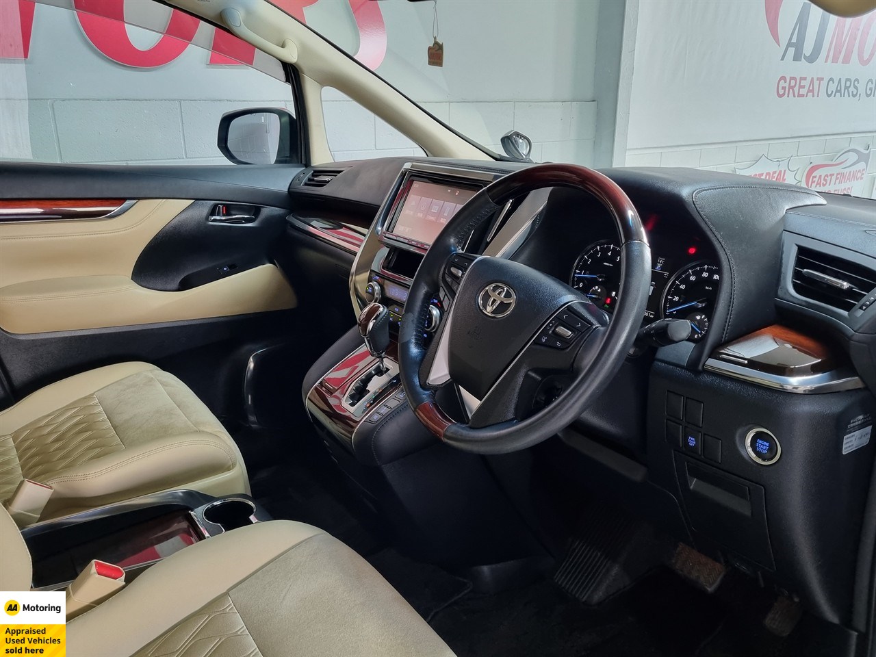 2015 Toyota Alphard