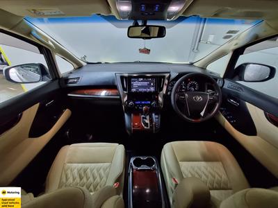 2015 Toyota Alphard - Thumbnail