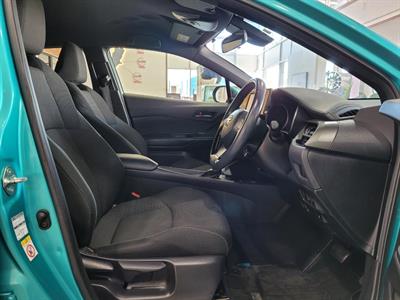 2018 Toyota C-HR - Thumbnail
